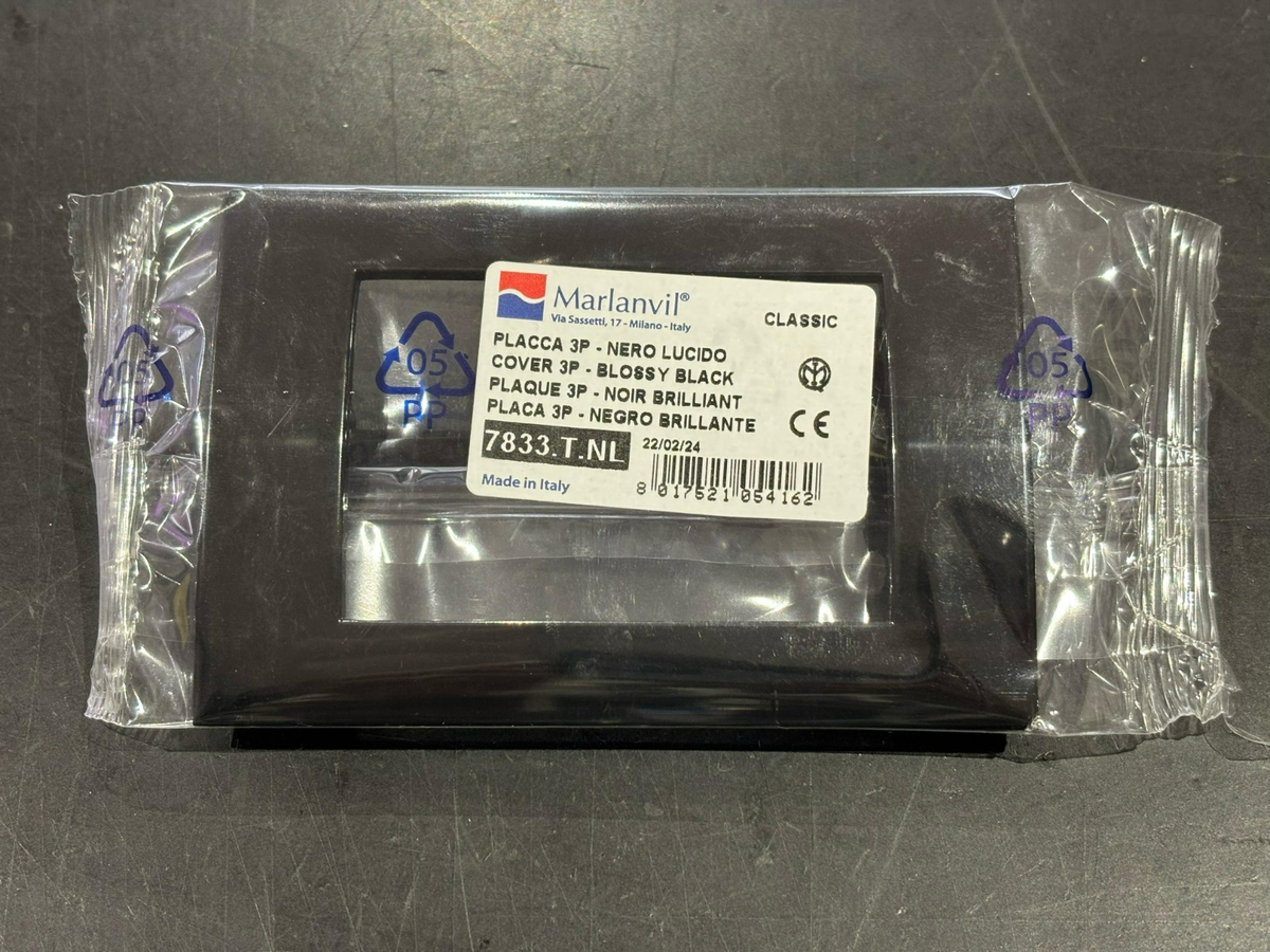 Placca 3P nero lucido compatibile BTicino Living Light - MARLANVIL 7833.T.NL